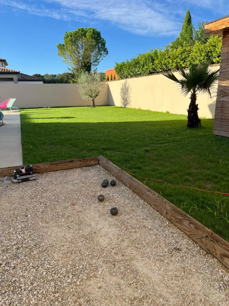 Jardin moderne et familial créé par Laurie Paysage en Drôme provençale